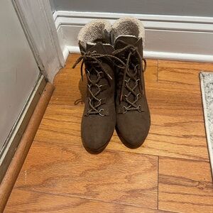 Dr. Scholl's Brown Lace Up Boots with Cream Lining